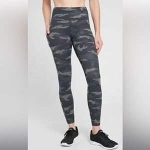 Athleta Ultimate 7/8 tight